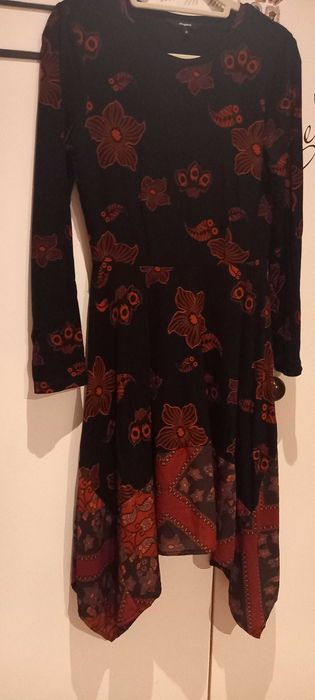 Vestido preto e vermelho, assimétrico - M - Desigual