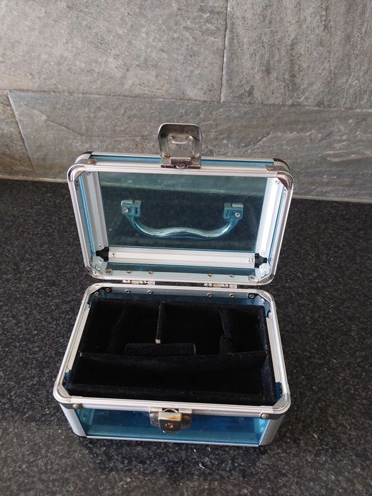 Guarda jóias em vidro