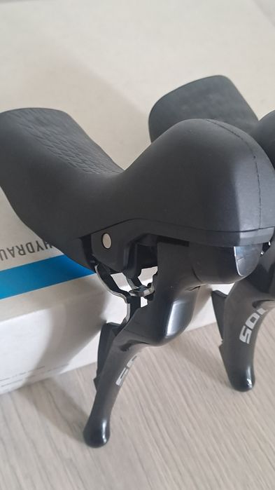 Klamkomanetki hydrauliczne Shimano 105 ST-R7120 2x12 nowe