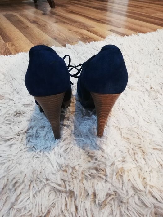 Buty szpilki kazar r. 36 na obcasie granatowe