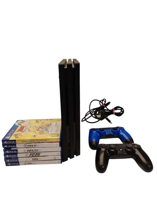 KONSOLA PS4 PRO 1TB / 6 gier / 2 pady / okablowanie