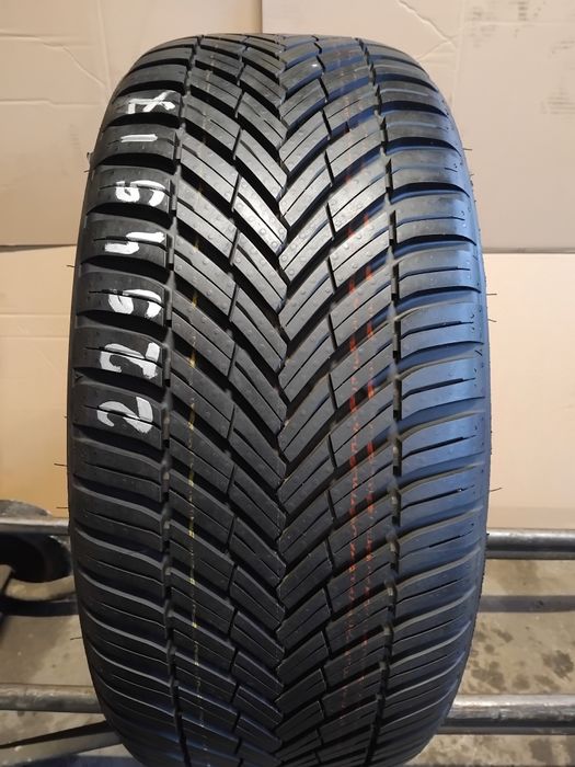 Opona całoroczna  Toyo 225/45R17  Celsius AS2 jak Nowa