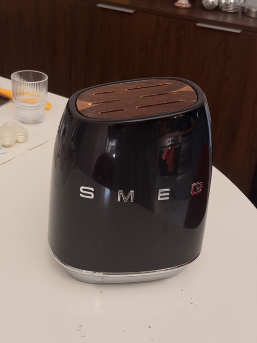 Faqueiro SMEG.