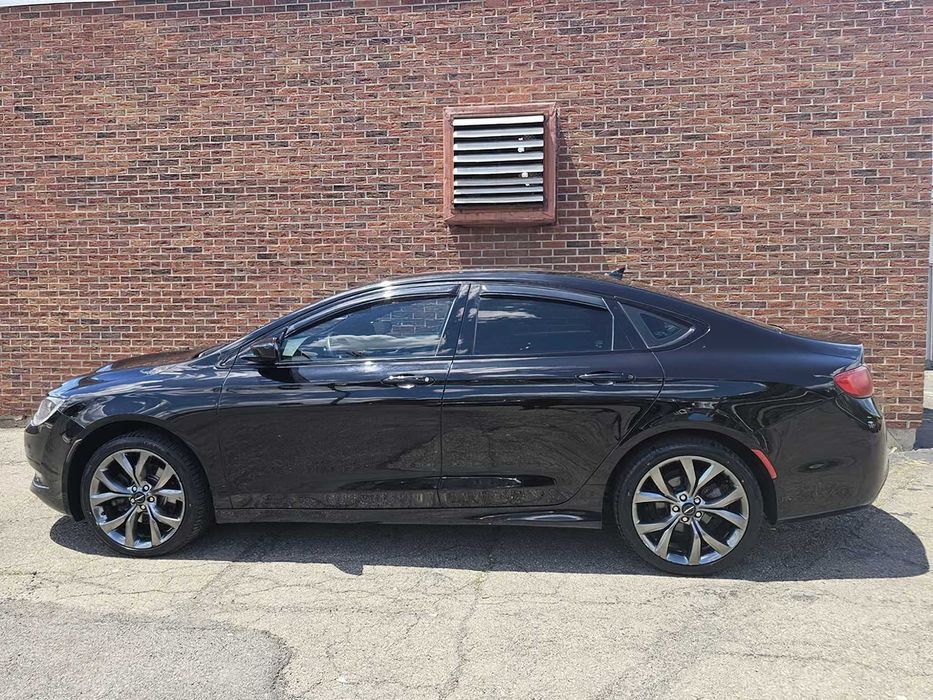 Chrysler 200 S      2015