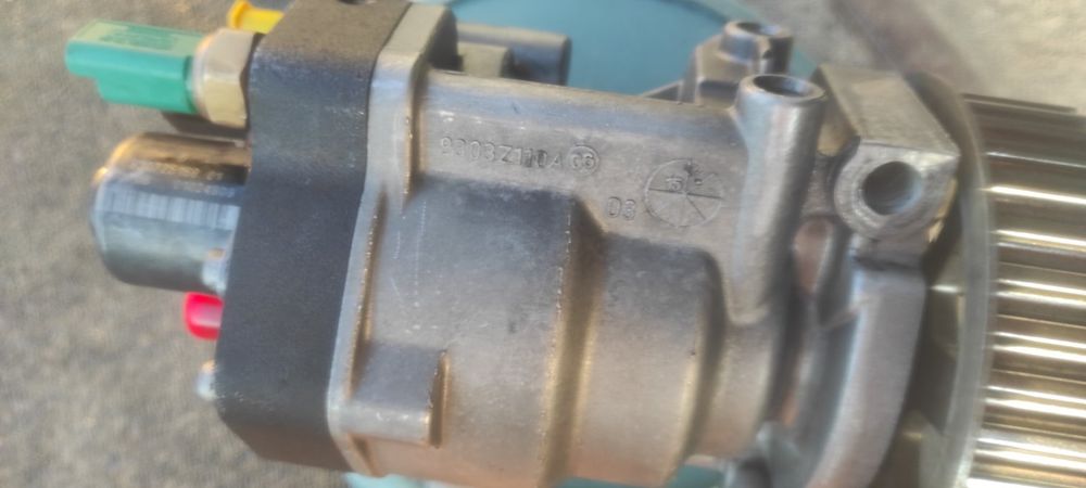 Паливний насос з датчиком