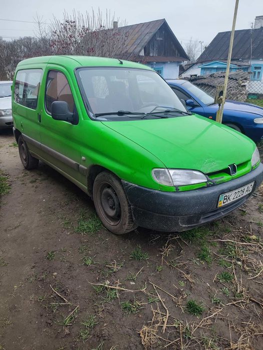 Продам автомобіль Peugeot Partner