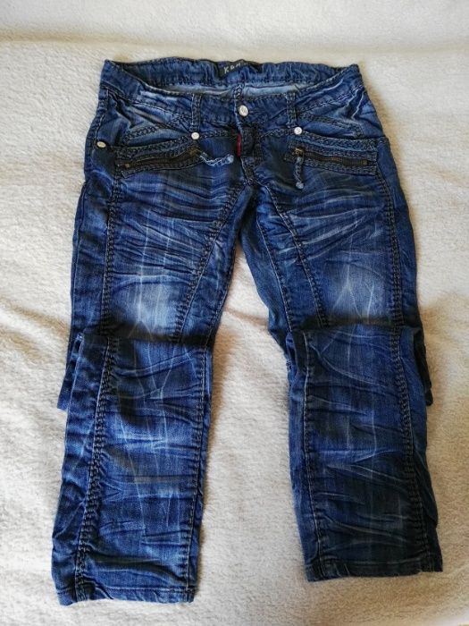 Spódnice, spodnie, strój kąpielowy