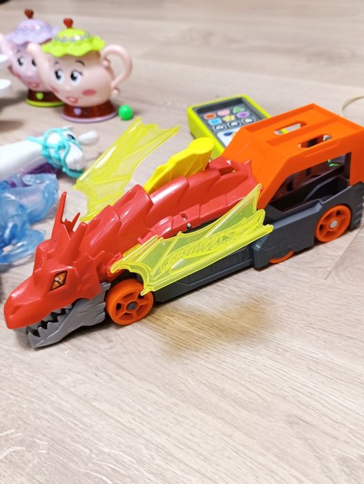 Трек Машинка  трек Дракон Хот Вілс Hot wheels