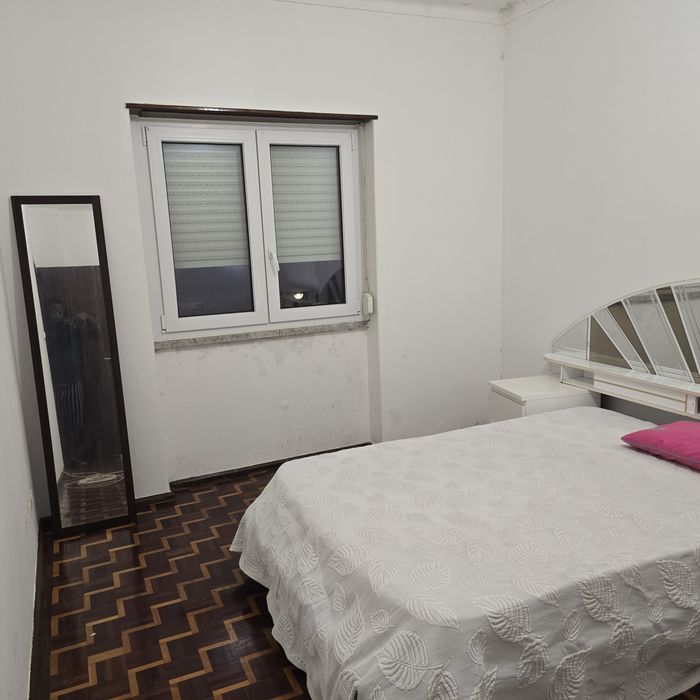 Quarto mobilado para arrendar - Algueirão-Mem Martins