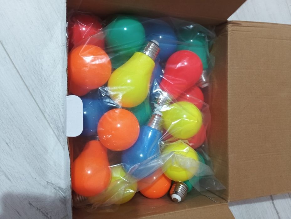 Żarówka kolorowa LED e 27 do girland