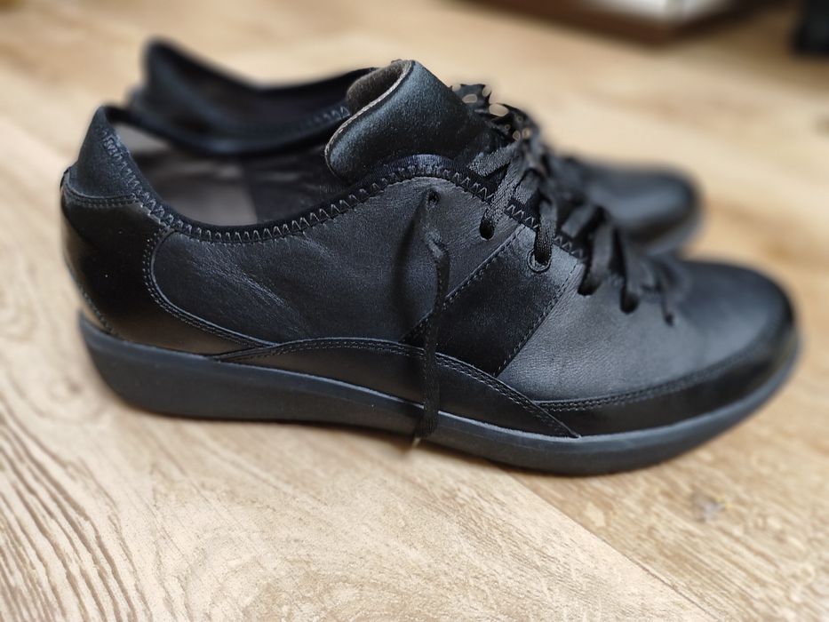 Жіночі туфлі кросівки Clarks