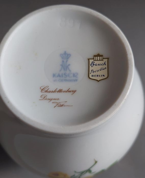 AK Kaiser Sharlottenburg amfora. Żółta róża