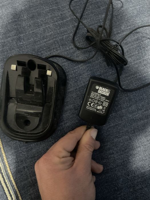 Carregador de tomada e base para rato