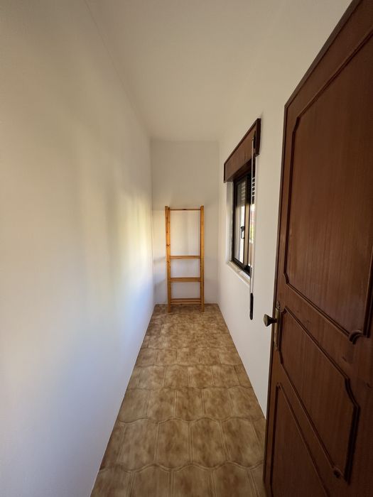 Arrendo quarto espaçoso em Alverca, bom sucesso. Contas incluidas