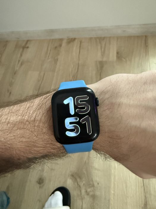 Apple watch series 7.