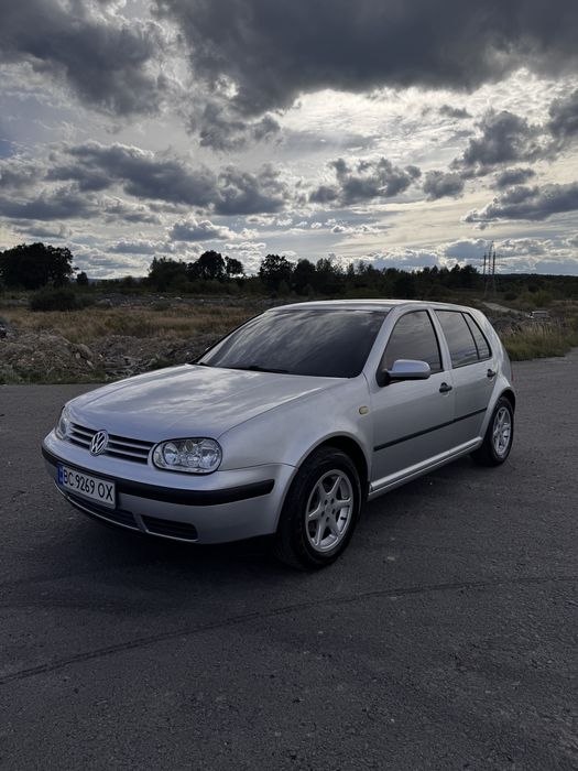 Volkswagen Golf  4