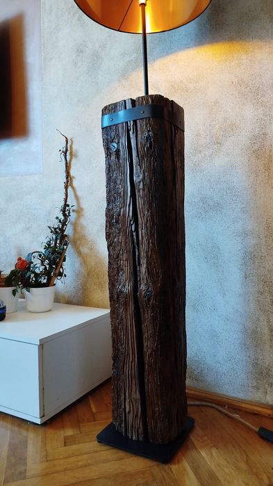 Lampa rustykalna pionowa