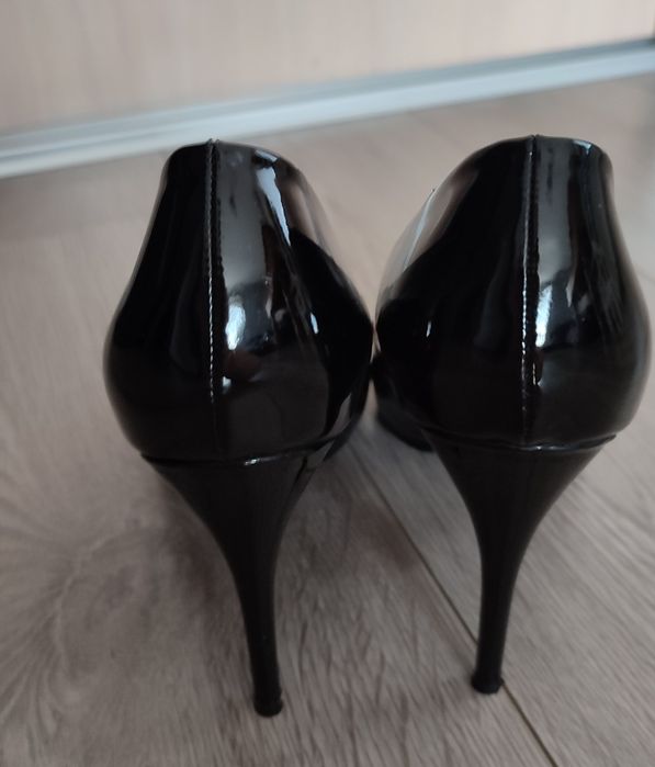 Czółenka czarne,r.40