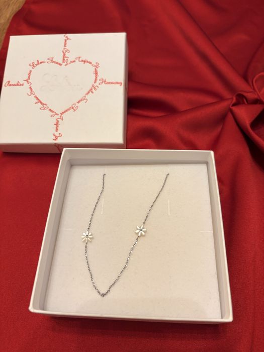 Lilou posrebrzany naszyjnik FLOWERS