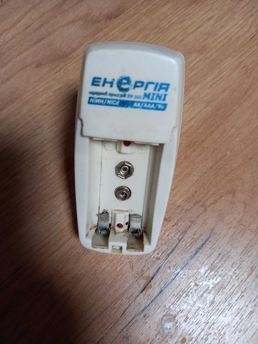Зарядное Энергия Mini ЕН-101 1.2V 150mA, 9V - 18mA