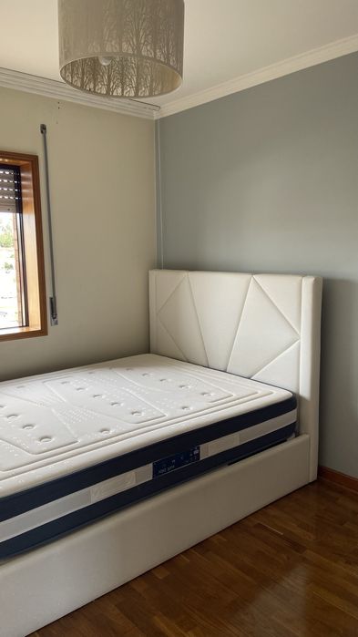 Cama casal e colchao