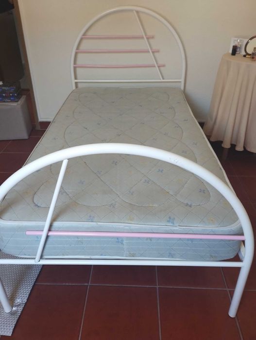 Cama de solteiro