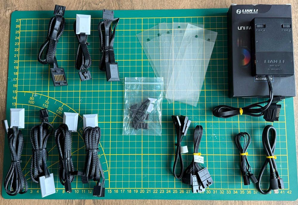 [4 szt.] Wentylatory Lian Li UNI FAN SL-INF 120 RGB white + kontroler