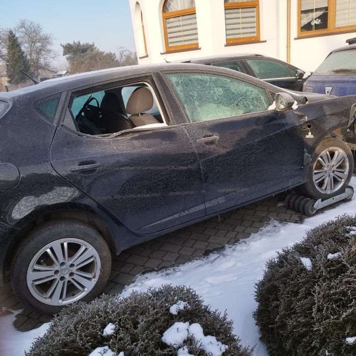 Seat ibiza  1.4b  2009r na części