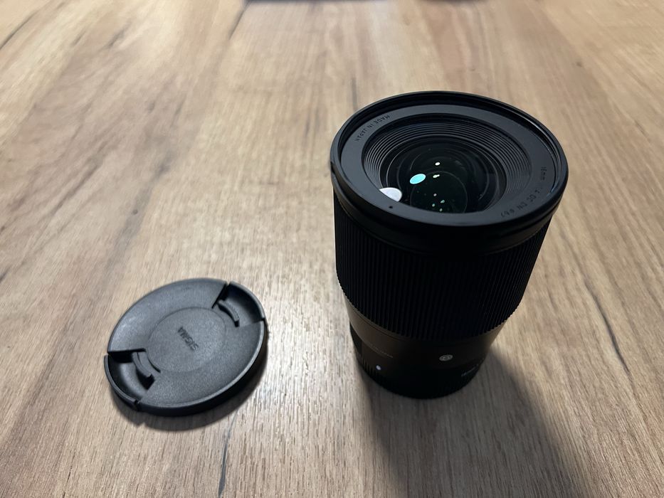 Obiektyw sony Sigma 16mm sony e 1.4 tamron fx30 a6700 apsc