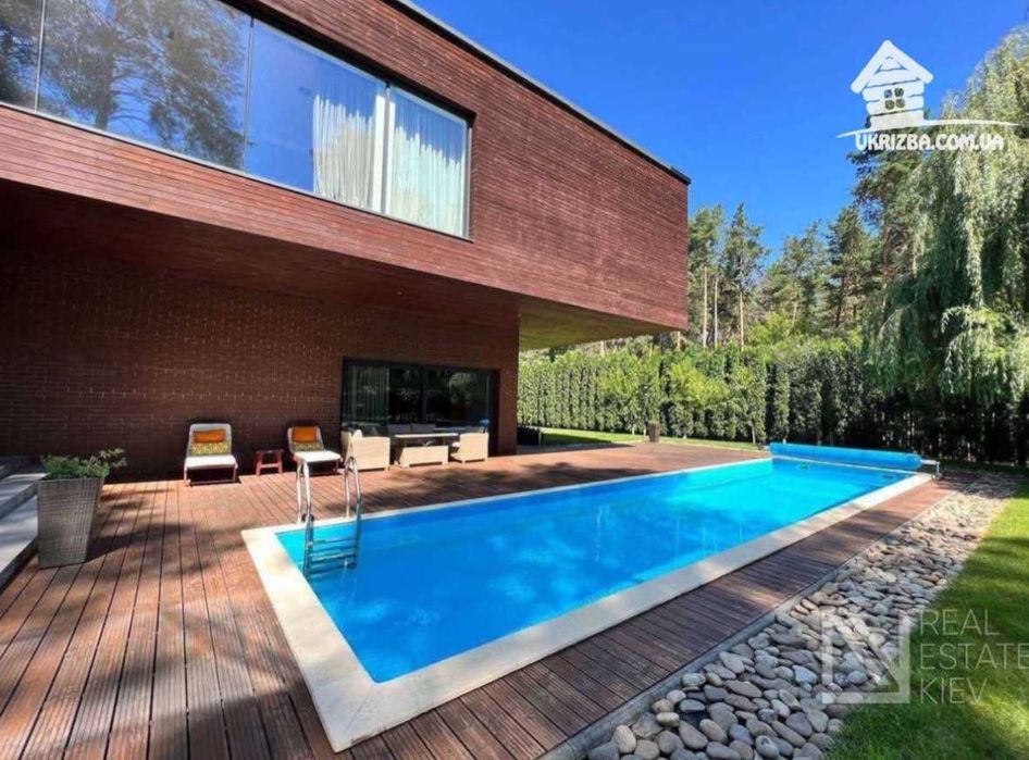 Новий будинок VIP-рівень. High-tech. Кінотеатр, сауна. До 20 осіб.
