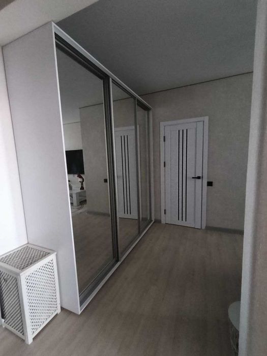 Продам 1 кімнатну, простору квартиру в Скай Сіті на Варненській