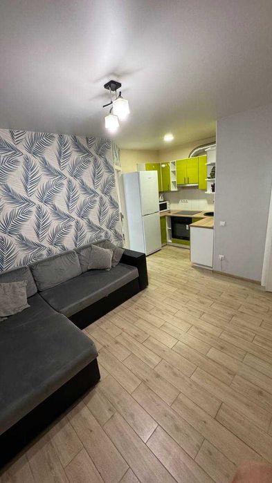 Продам 2  кімнатну квартиру з евроремонтом вул. Коксовая 16