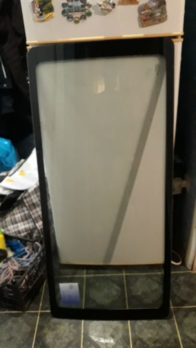 Продам среднее стекло на Т4