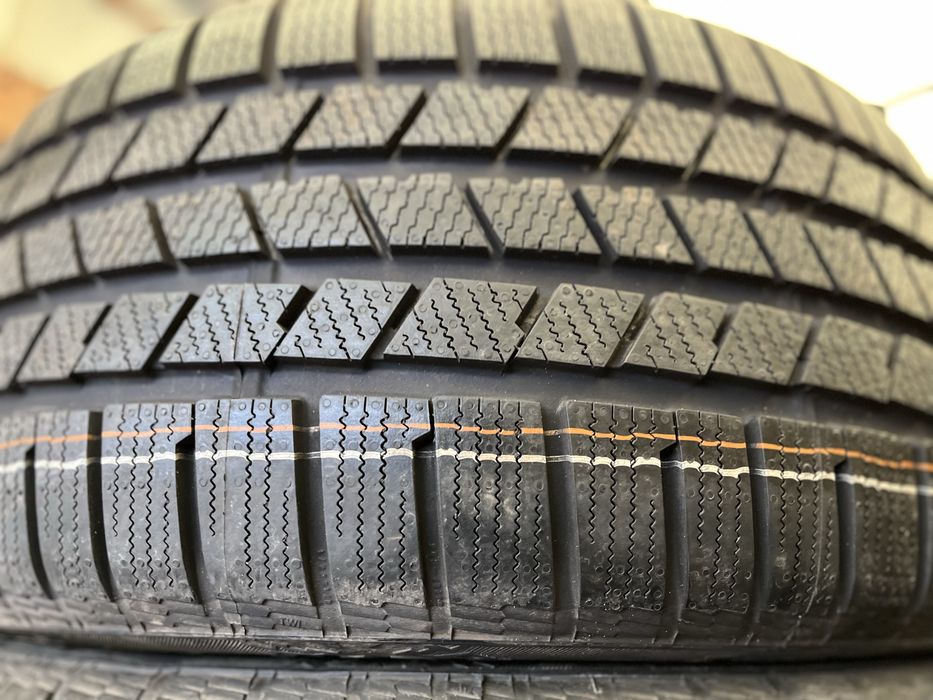 295/40/R20 (зима) Continental ContiCrossContact Нові