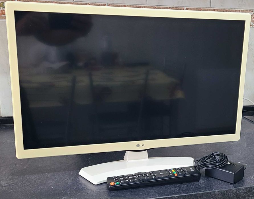 TV  LG 24MT 48DW