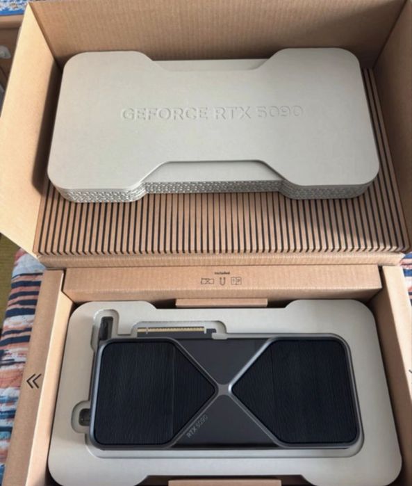 Nvidia RTX 5090 Founders Edition c garantia