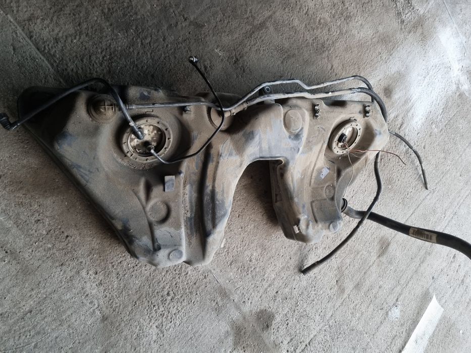 Bak zbiornik paliwa pompka pływak Bmw E60 E61 2.0d N47