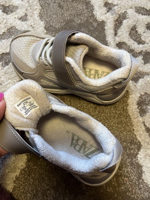 Кросівки універсальні 23 розмір