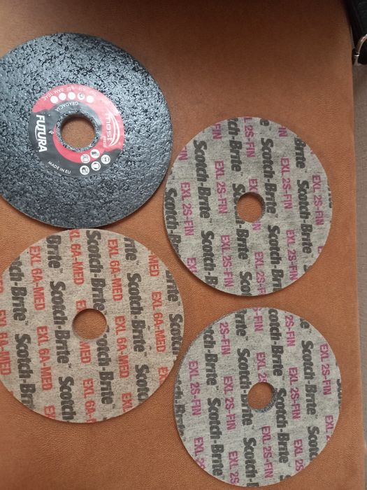 круги зачистные "Коралл" ф125х22,2 коралловый диск