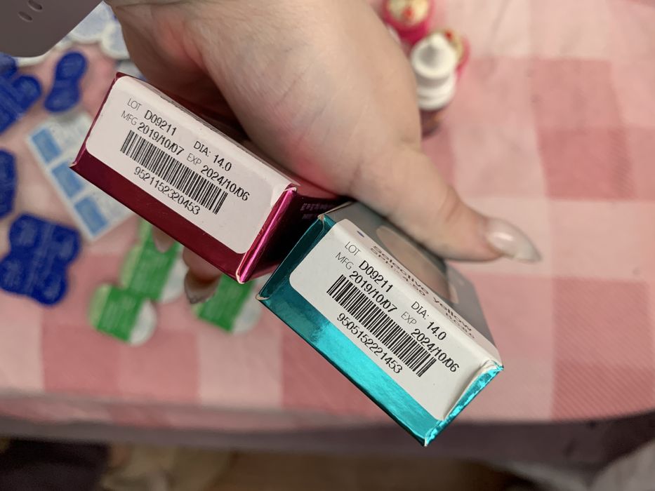 Кольорові контактні лінзи -4.5, також є прості -2.-2,5