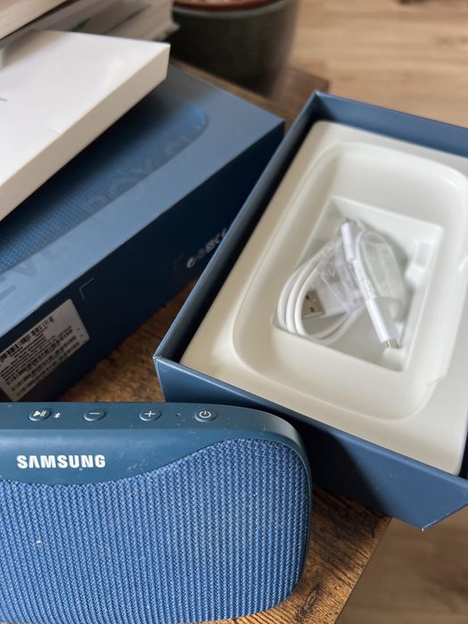 Samsung lewel box slim - maly głośnik