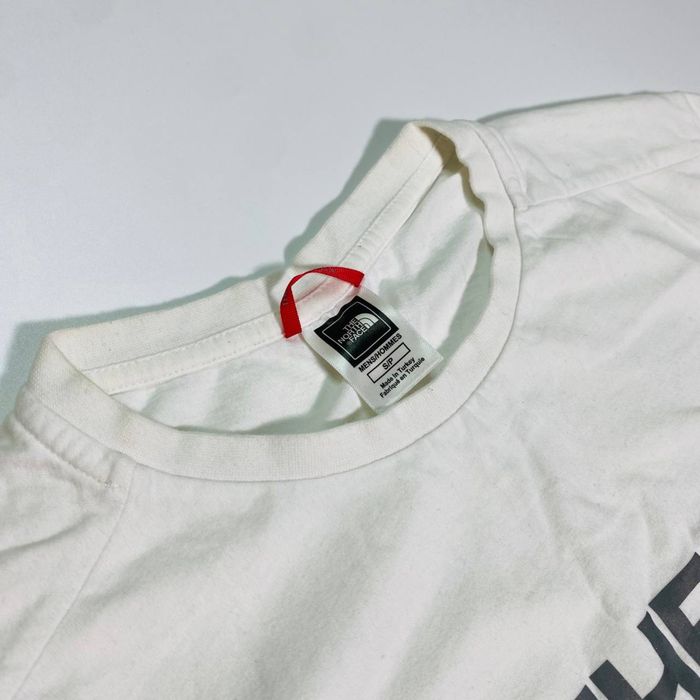 Футболка The North Face
