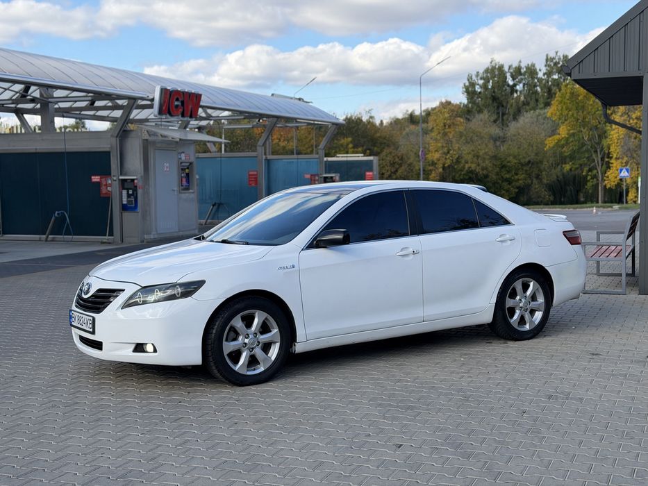Продам Toyota Camry гібрид