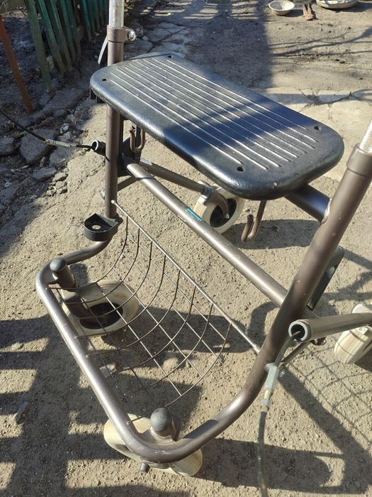 Роллатор, ходунки