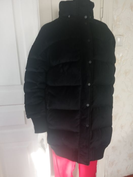 Чорний пуховик оверсайз,S