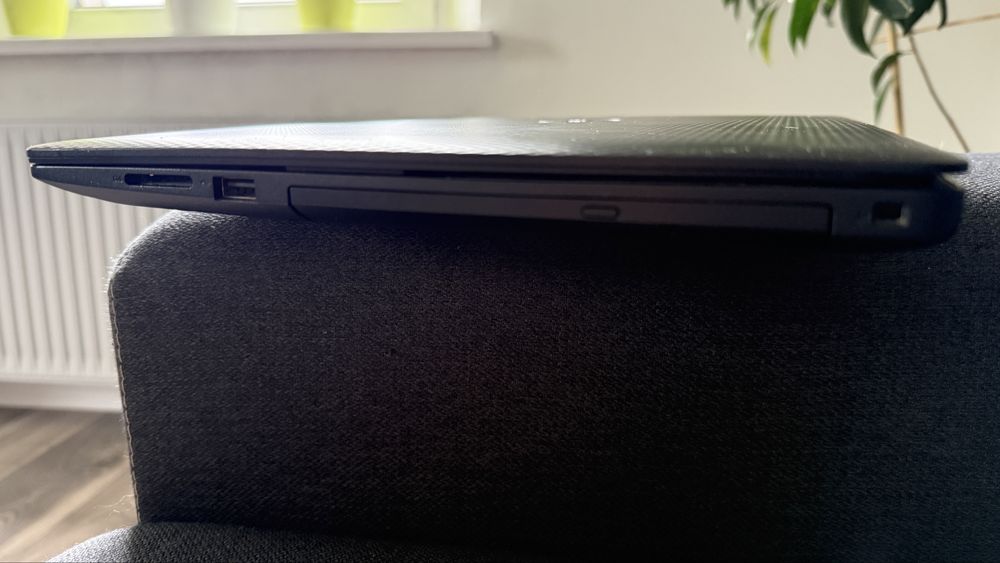 Laptop dell inspirion