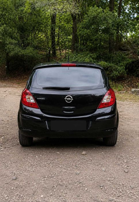 Opel corsa hatchback