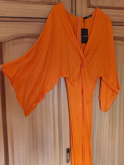 Vestido laranja de cetim Sfera, novo ainda com etiqueta