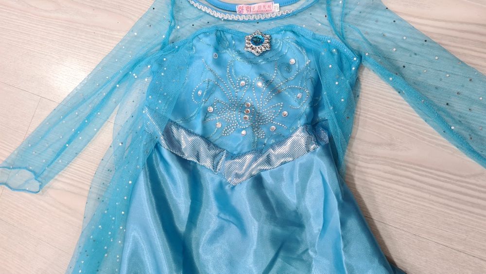 Vestido frozen novo