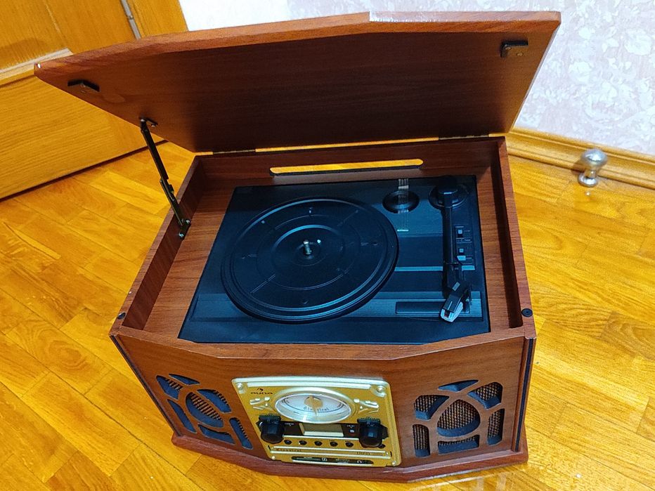 Програвач (новий) Auna-620